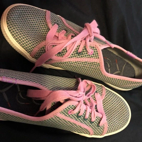 Spring sneakers - Picture 3 of 4